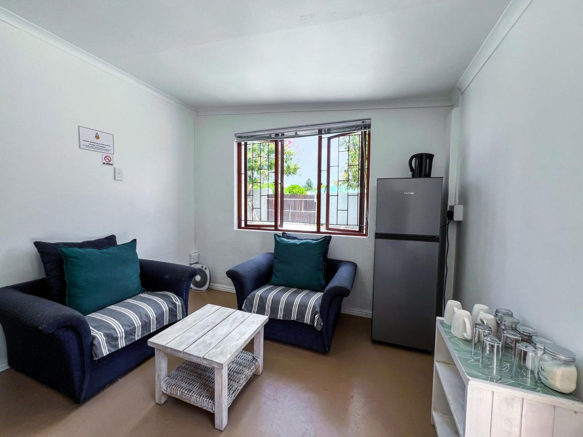 Hermanus Backpackers & Budget Accommodation Экстерьер фото