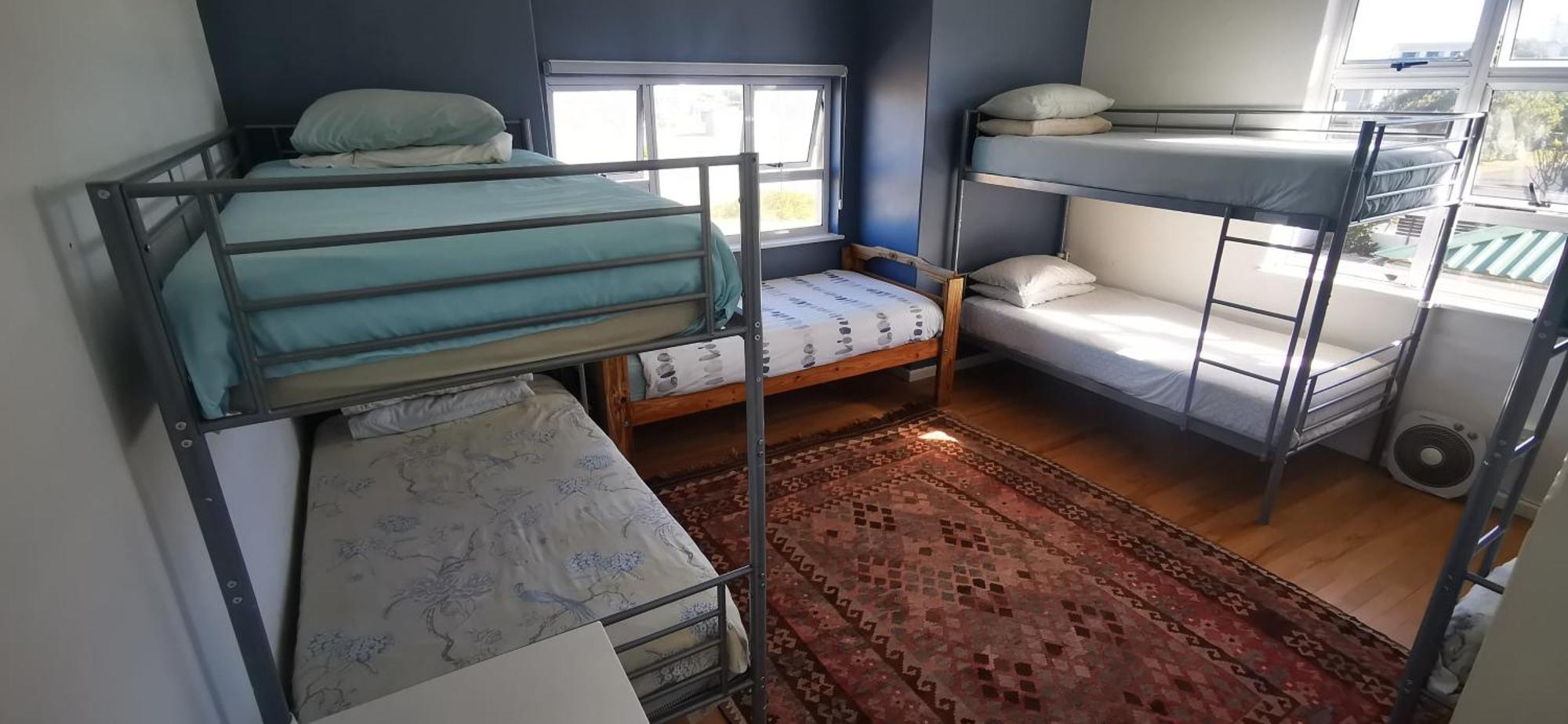 Hermanus Backpackers & Budget Accommodation Экстерьер фото