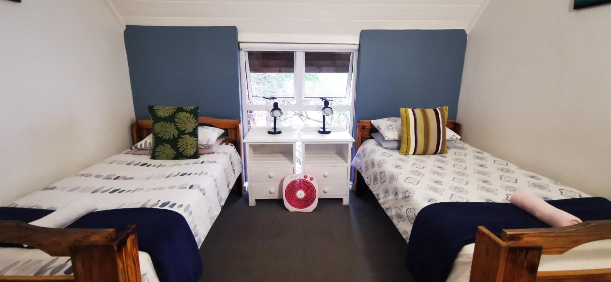 Hermanus Backpackers & Budget Accommodation Экстерьер фото