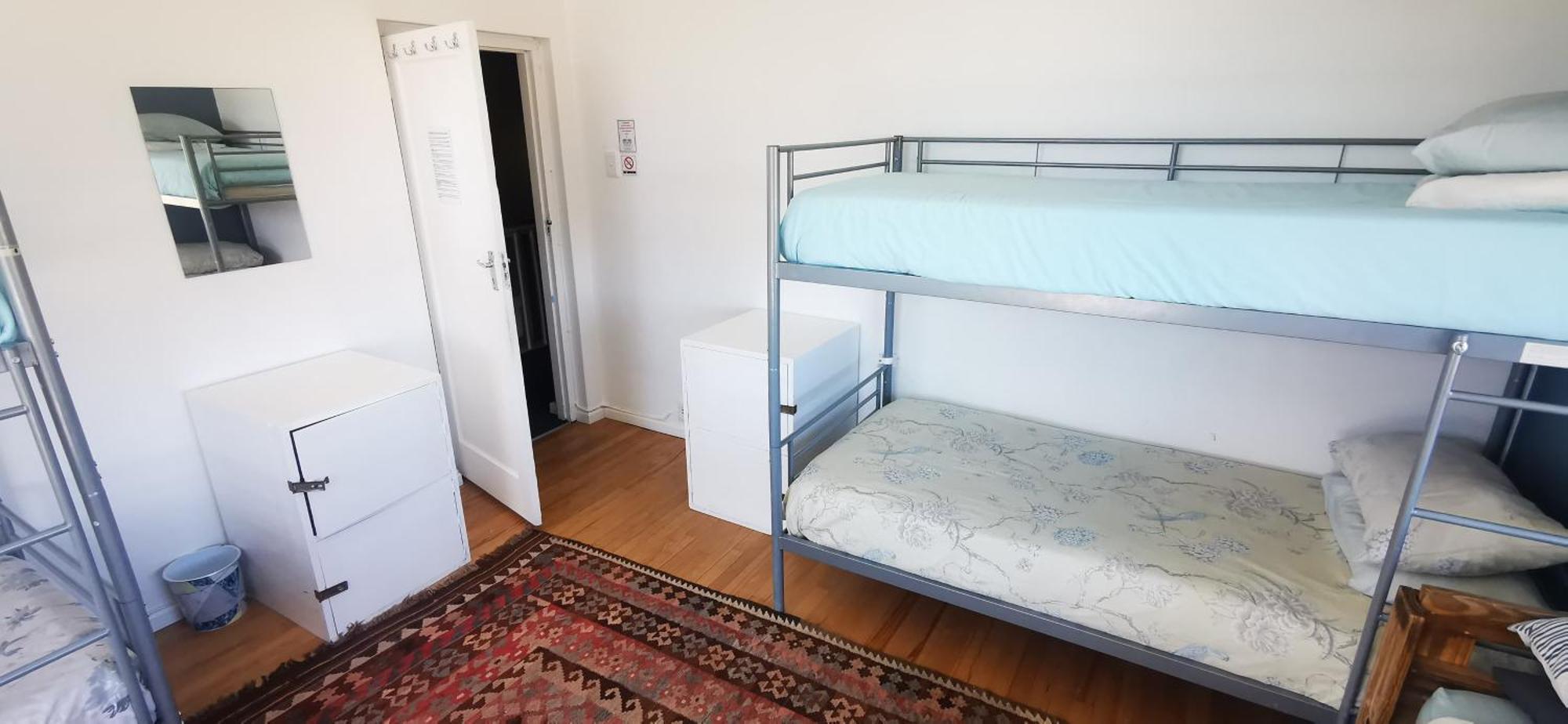 Hermanus Backpackers & Budget Accommodation Экстерьер фото