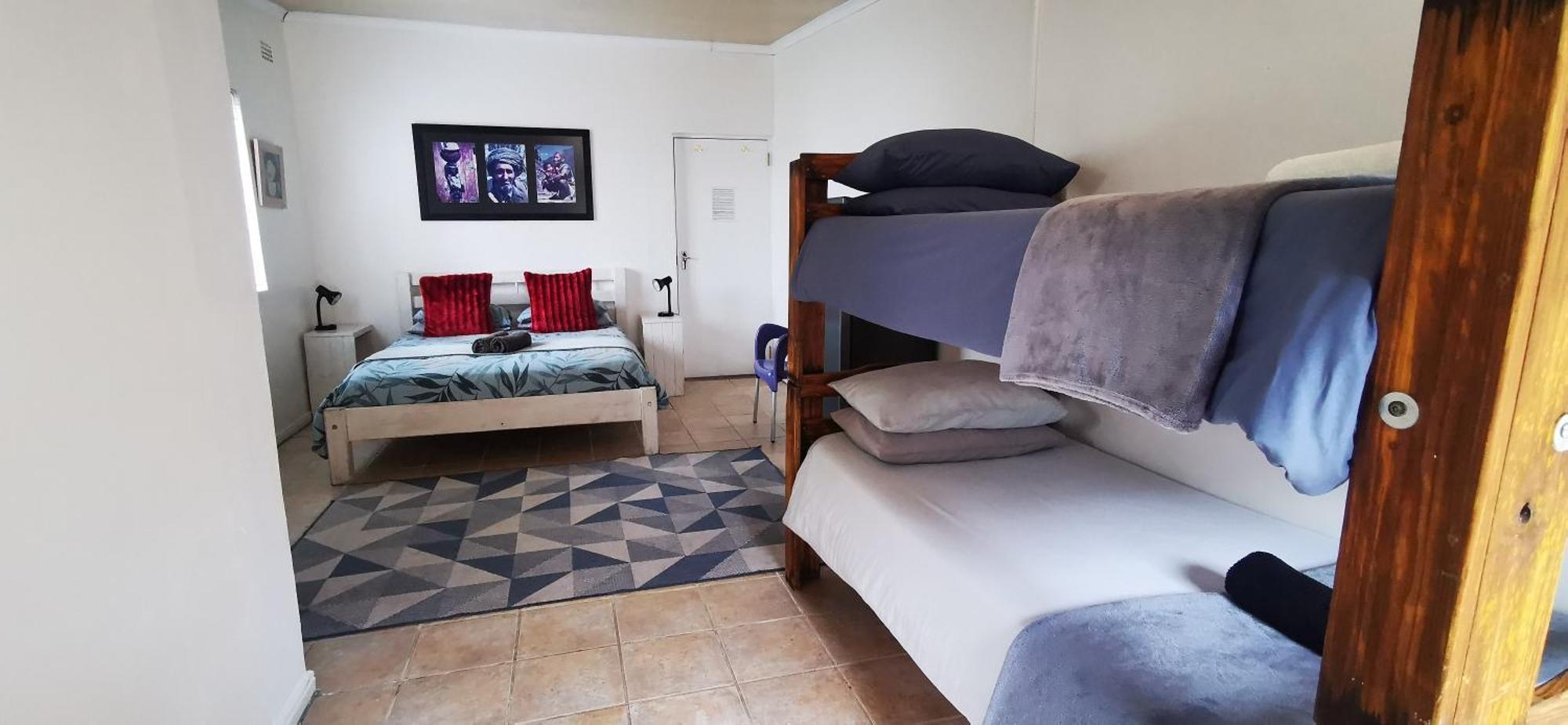 Hermanus Backpackers & Budget Accommodation Экстерьер фото