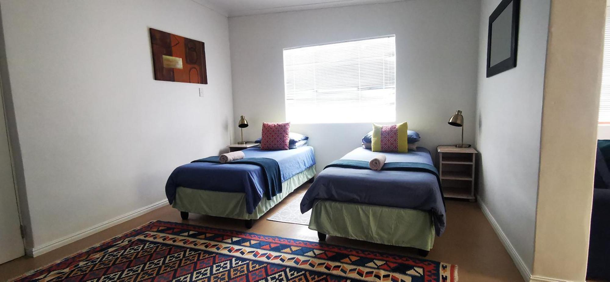 Hermanus Backpackers & Budget Accommodation Экстерьер фото