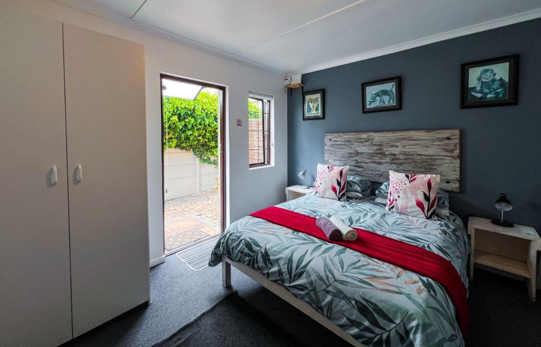Hermanus Backpackers & Budget Accommodation Экстерьер фото