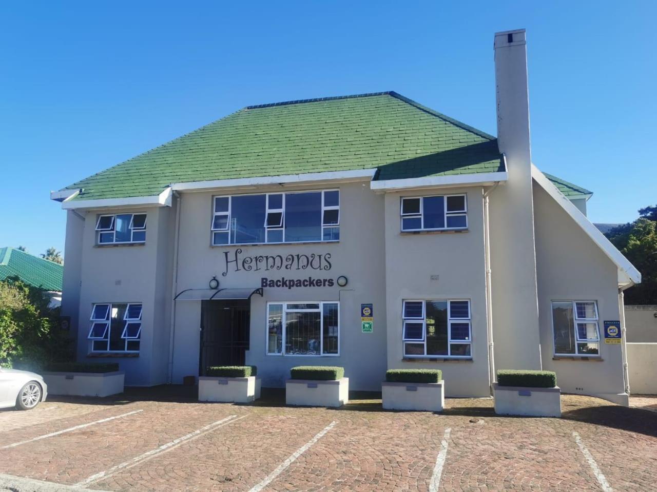 Hermanus Backpackers & Budget Accommodation Экстерьер фото