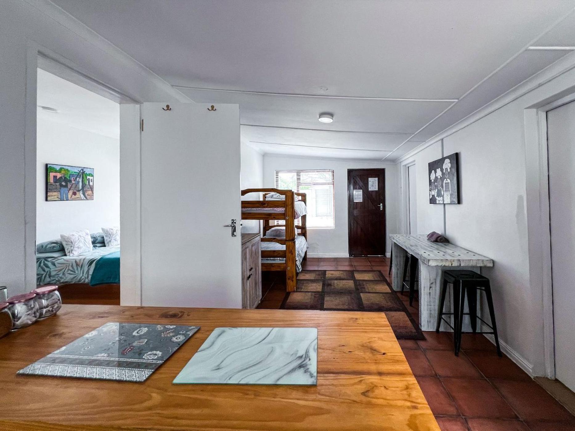 Hermanus Backpackers & Budget Accommodation Экстерьер фото